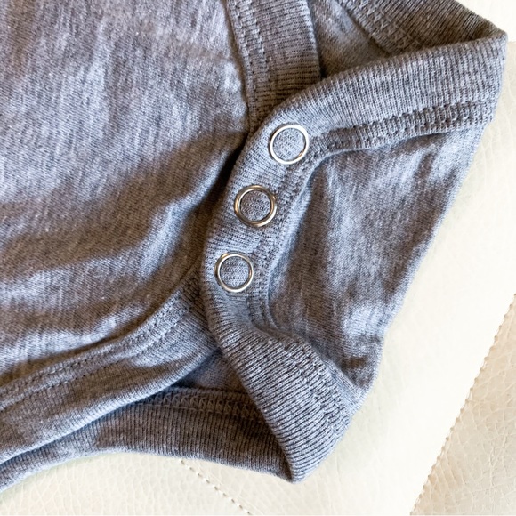 Portage & Main 🇨🇦 • Bodysuit - Picture 4 of 5